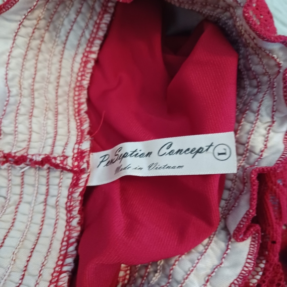 SOLD E - PerSeption Concept Red Lace Overlay Sleeveless Top Size Large - Picture 6 of 9